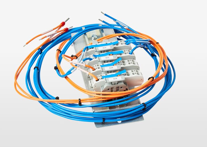 ABB機器人配件 ABB配件原廠型號 3HAC056892-001 Harness 24V, feet plate