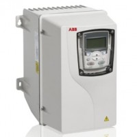 ABB機器人傳動變頻器    ACS355-03E-03A3-4+B063
